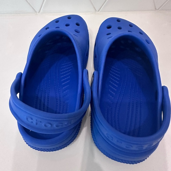 Crocs Classic Clogs Kids‎ J2 Black EUC - Picture 2 of 4